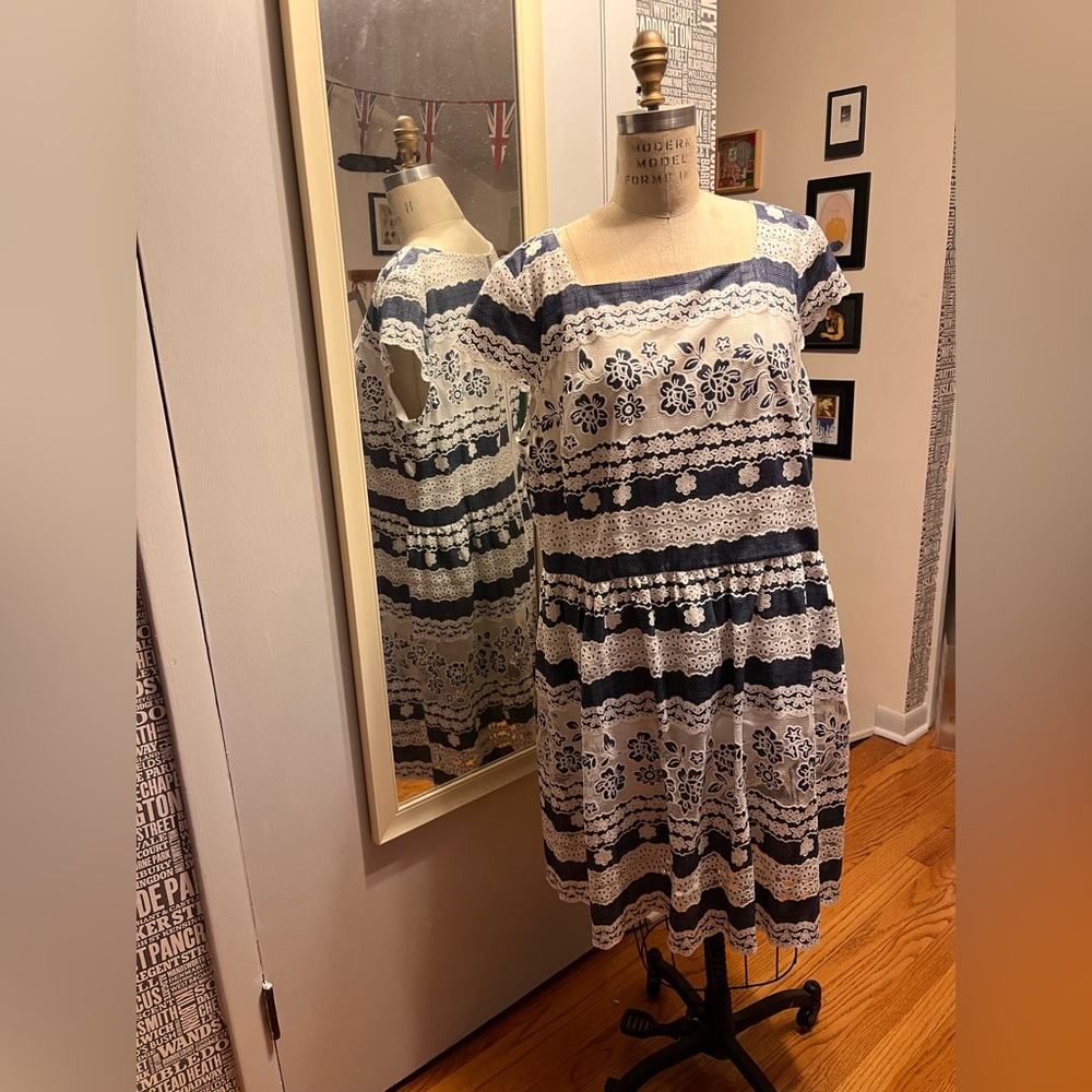 Elegant Navy and White Floral Midi Dress
